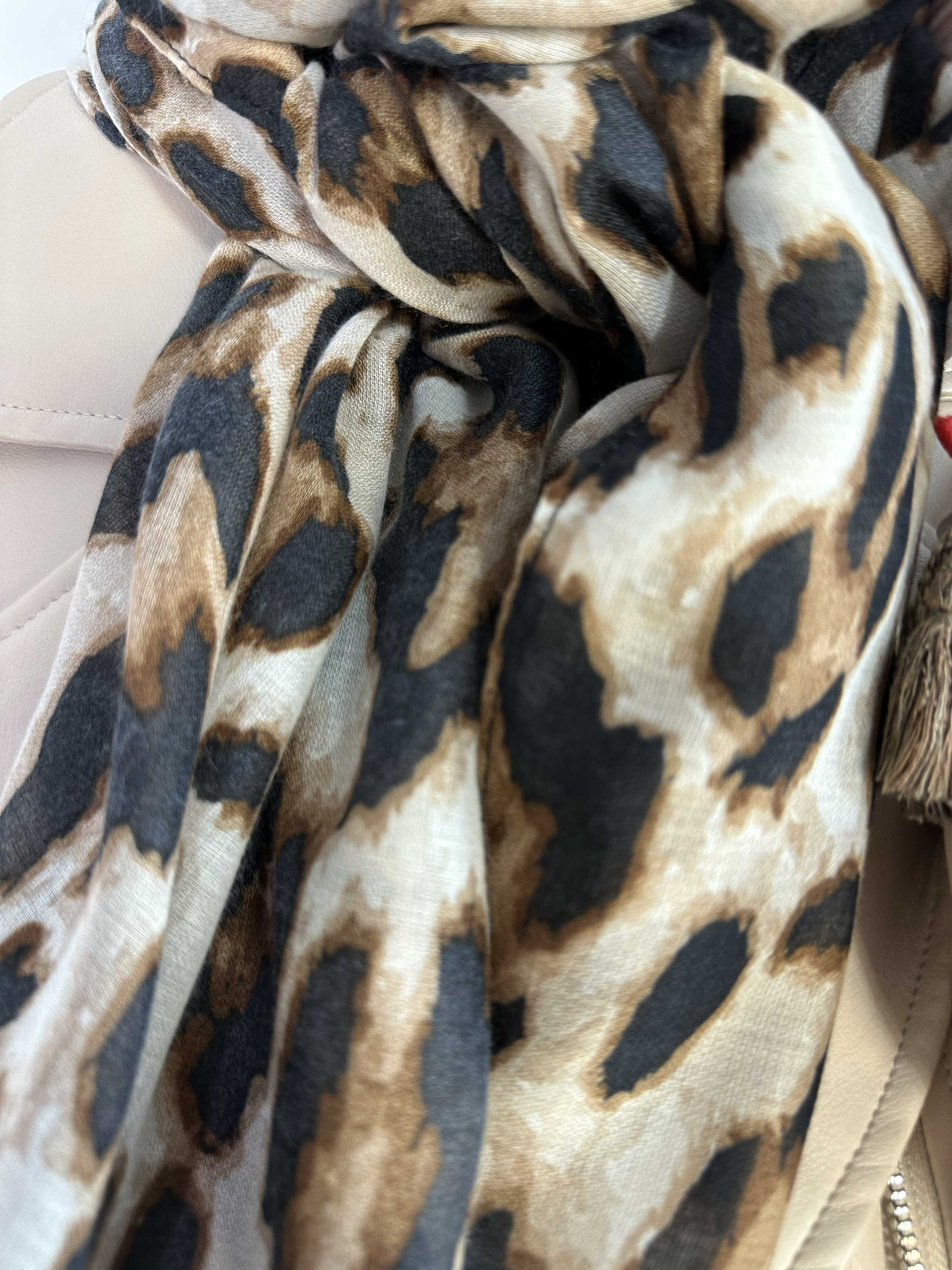 Arizona - Let tørklæde i leopardprint